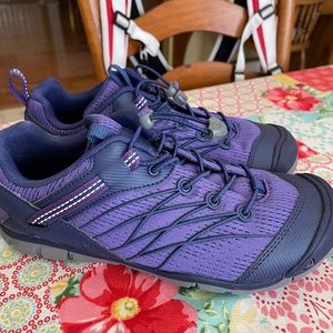 Keen chandler new never worn girls size 4